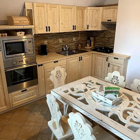 アパート Philla ザコパネ